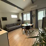 アパート Loft, And