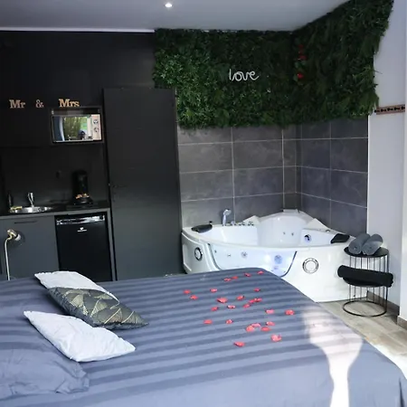 Loft, Studio And Love Rooms