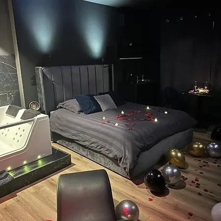 Loft, Studio And Love Rooms Apartment *