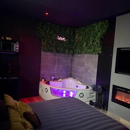 Loft, Studio And Love Rooms